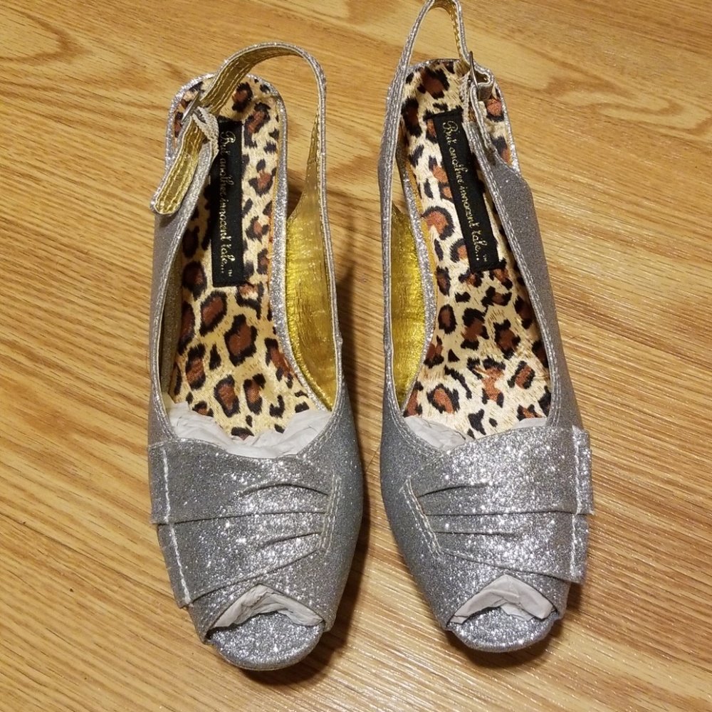 B.A.I.T. Footwear Brook in Silver 8